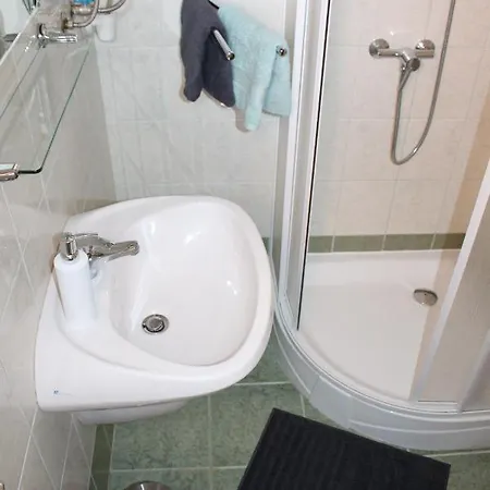 Lizi Apartman Alsóörs